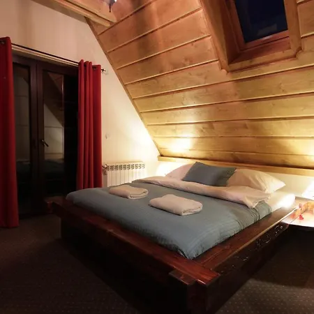 Проживание в семье Dworek Pod Jodlami Закопане